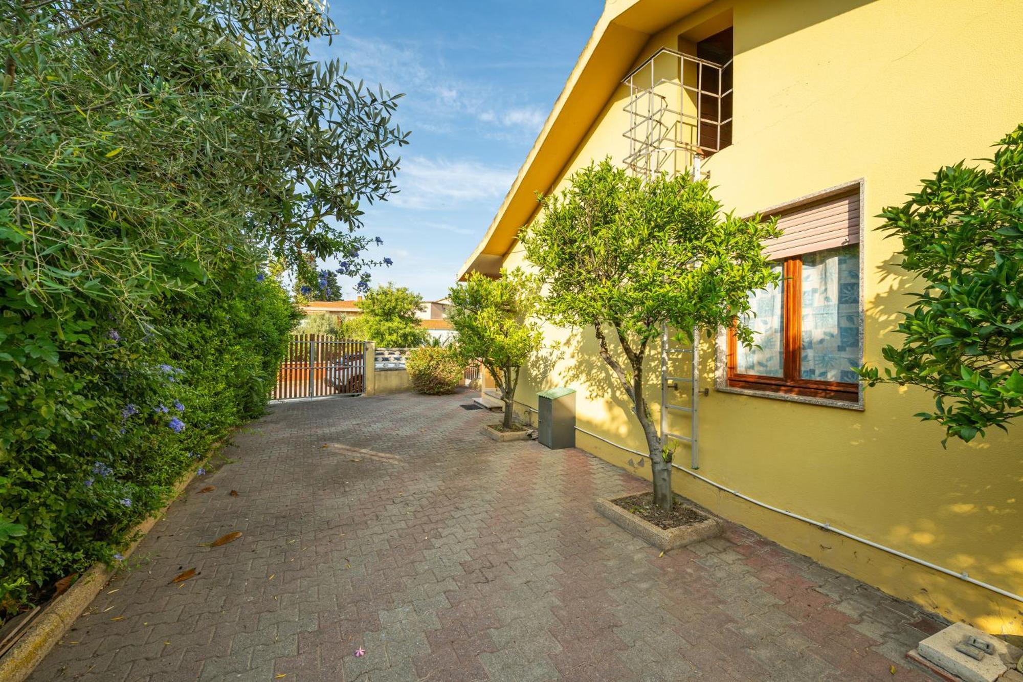 Casa Vacanze San Giovanni San Giovanni Suèrgiu Eksteriør bilde